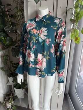 Suzy Shier Teal peach Floral Button-Up Blouse NWOT